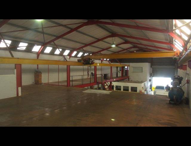 550M² FACTORY TO LET IN STIKLAND